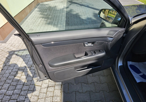 Audi A4 cena 12900 przebieg: 255000, rok produkcji 2003 z Puławy małe 352
